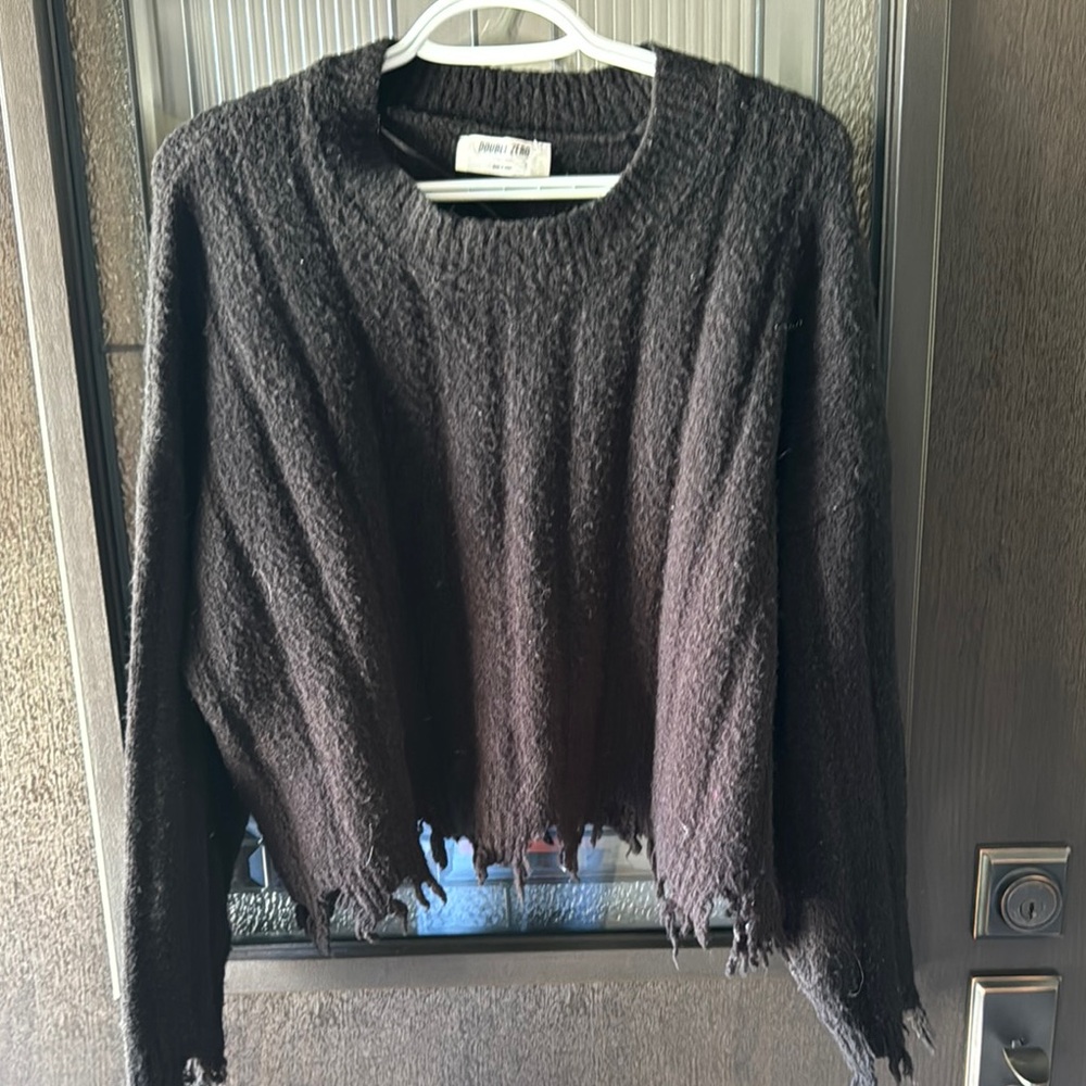 Double Zero Black Crew Neck Sweater